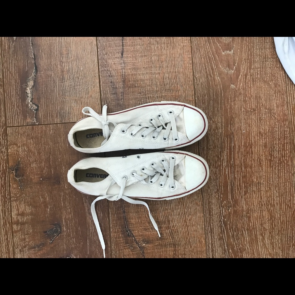 Converse All stars fits women size 8.5