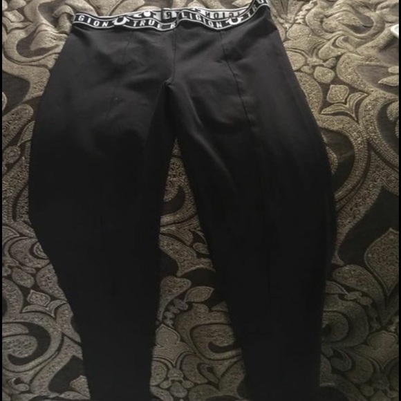 Women's Large True Religion Fit - Picture 2 of 4