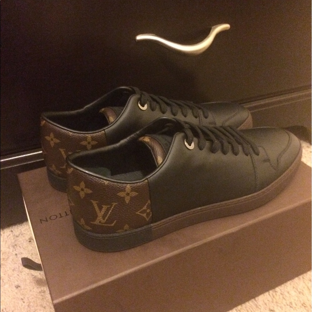 ✅SOLD✅ Louis Vuitton Line-up Sneaker
