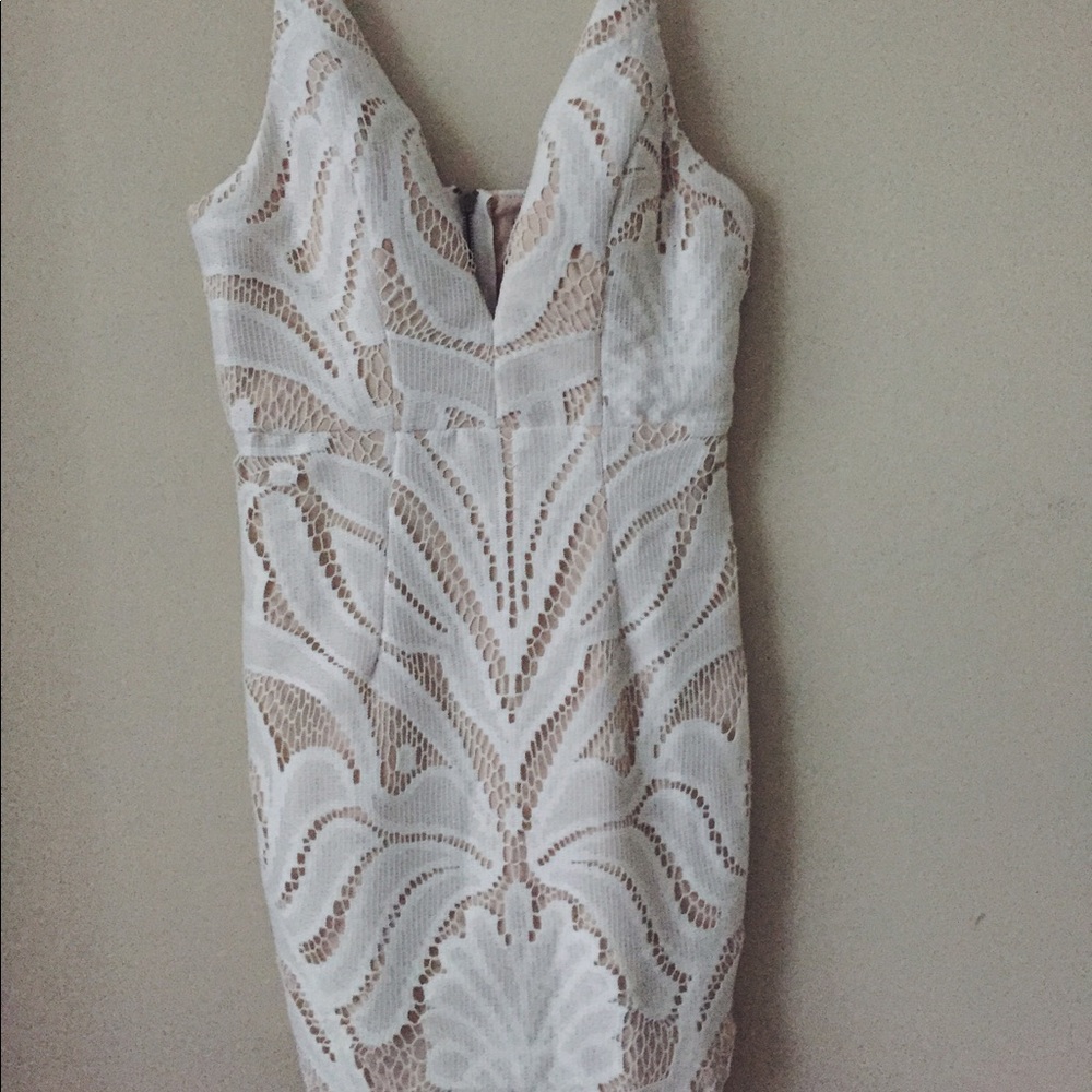 Hello Molly White Dress - Picture 2 of 6