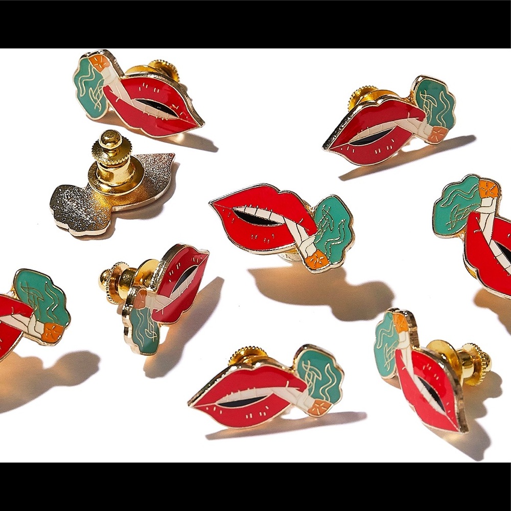 Supreme Smoking Lips Pin