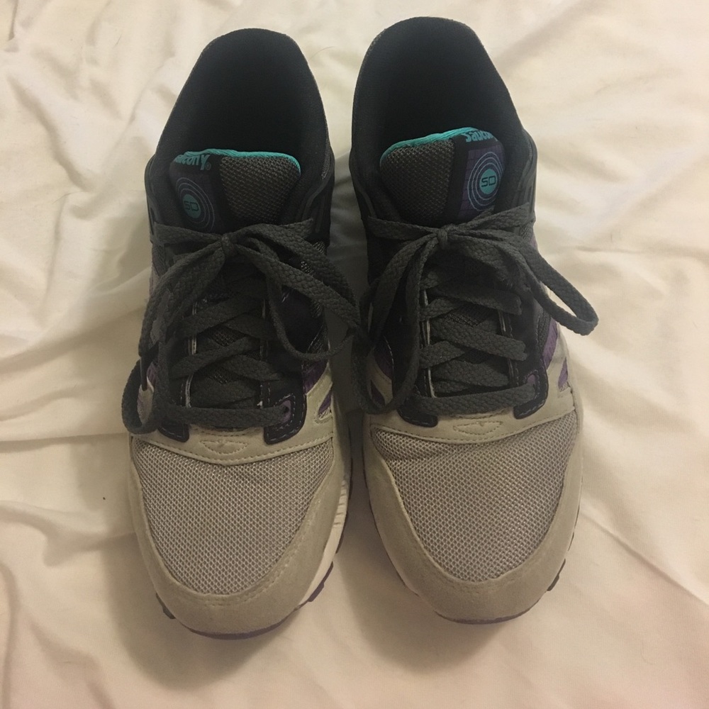 Saucony tennis shoes