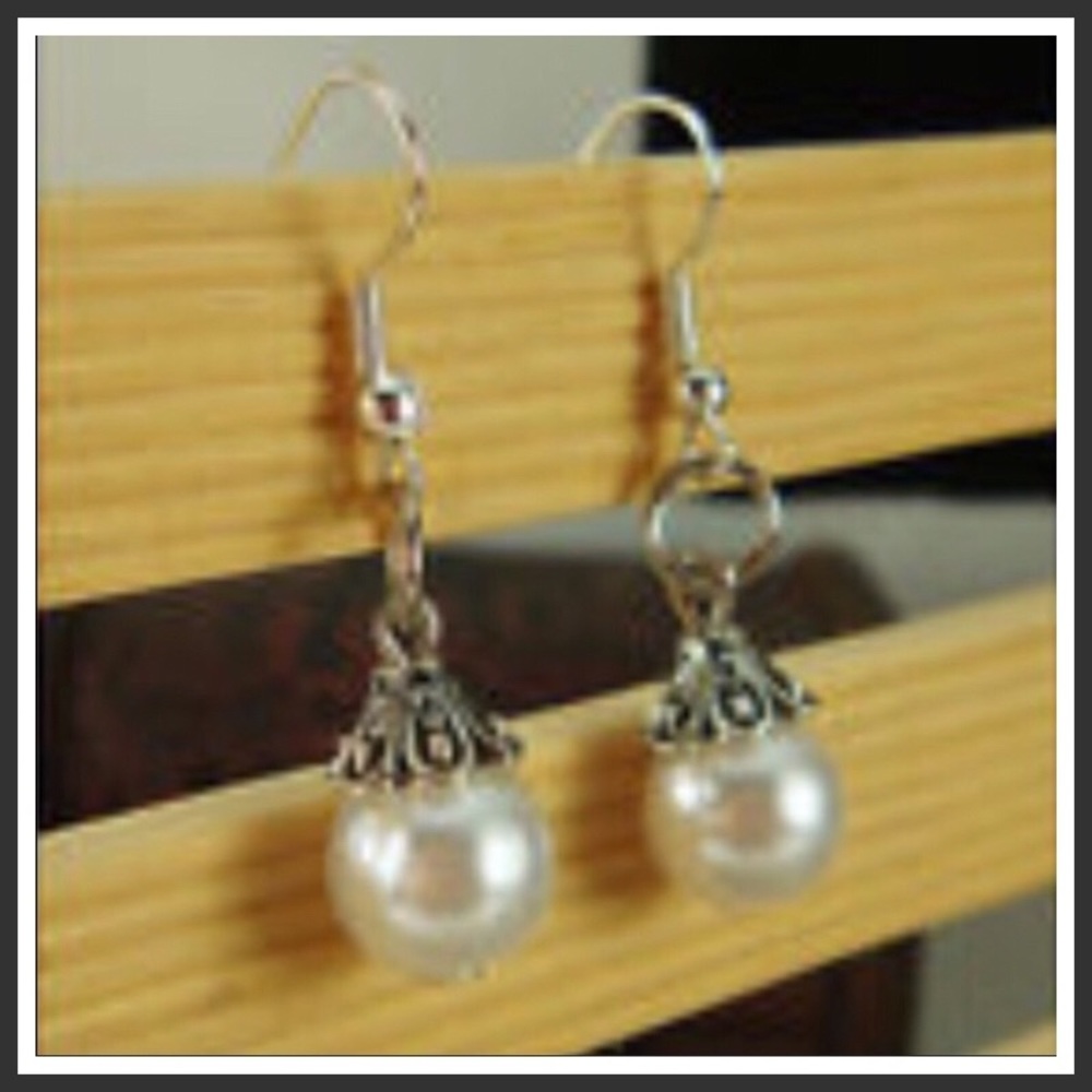 🆕 Pearl Earrings