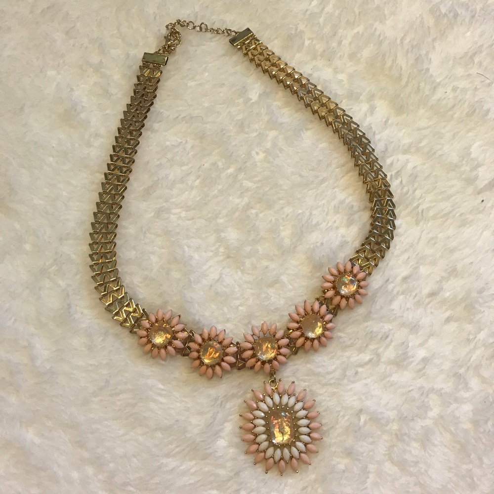 ✨5/$25 Flower Statement Necklace