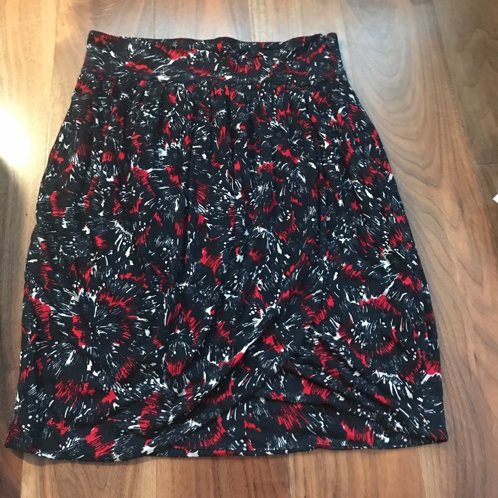 Navy red and white skirt