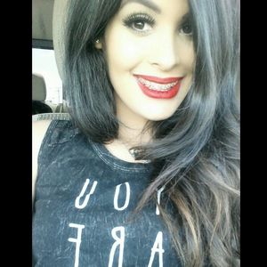 Meet your Posher, Yari