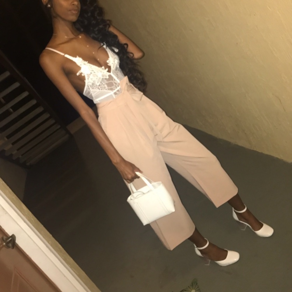 Pink dress pants w belt