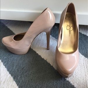 Jessica Simpson nude high heels