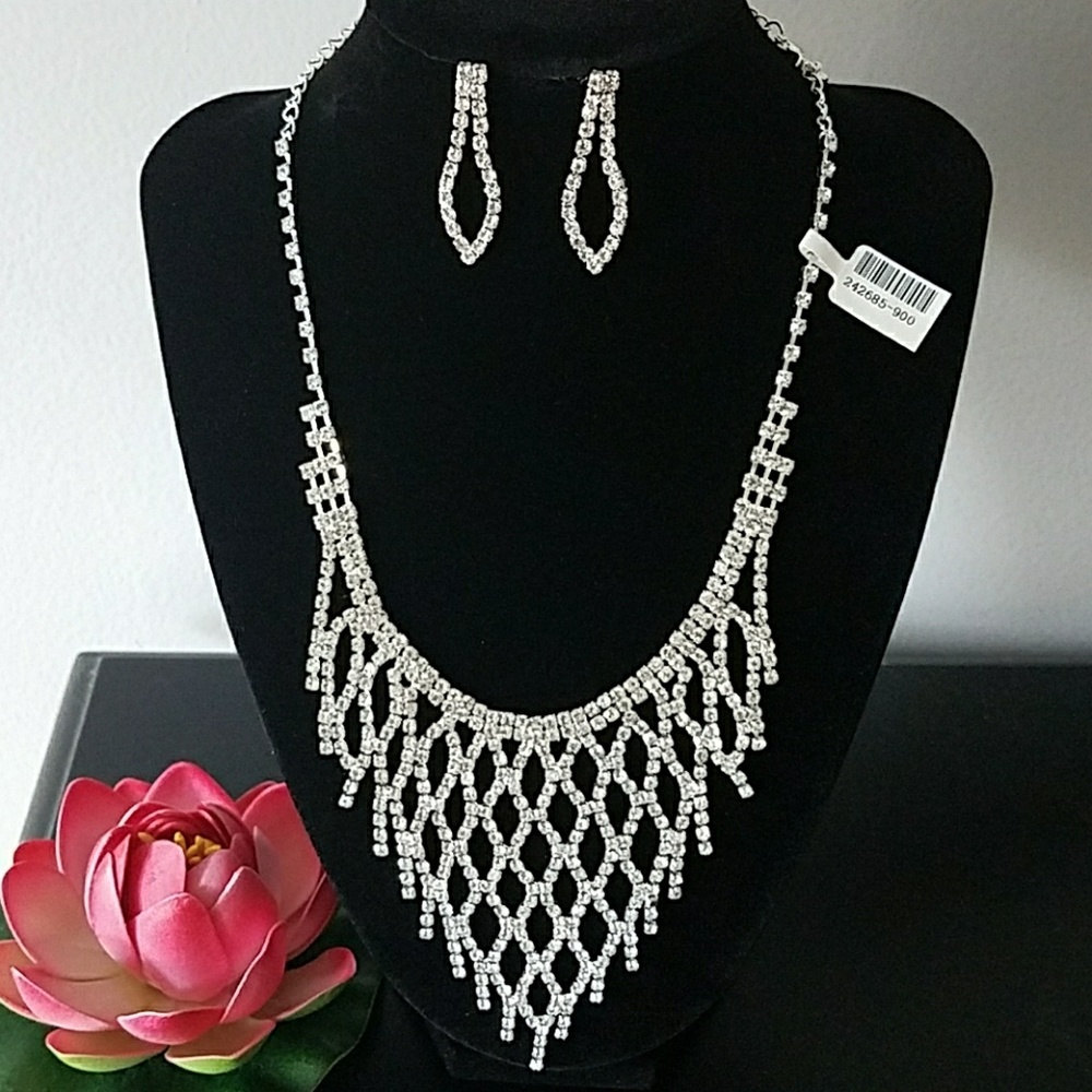 Gorgeous fashion necklace & earrings