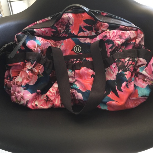 SOLD Lululemon On the Fly Duffel Secret Garden - Picture 3 of 8