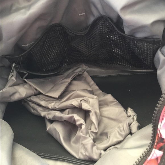 SOLD Lululemon On the Fly Duffel Secret Garden - Picture 6 of 8