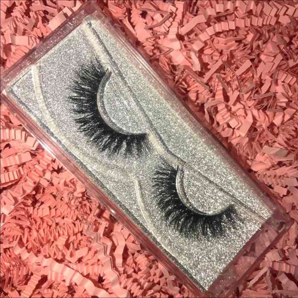 #06 KC | Human Hair Luxury False Lashes - Picture 2 of 4