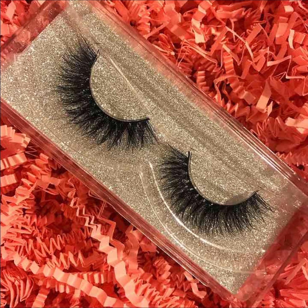 #06 KC | Human Hair Luxury False Lashes - Picture 3 of 4