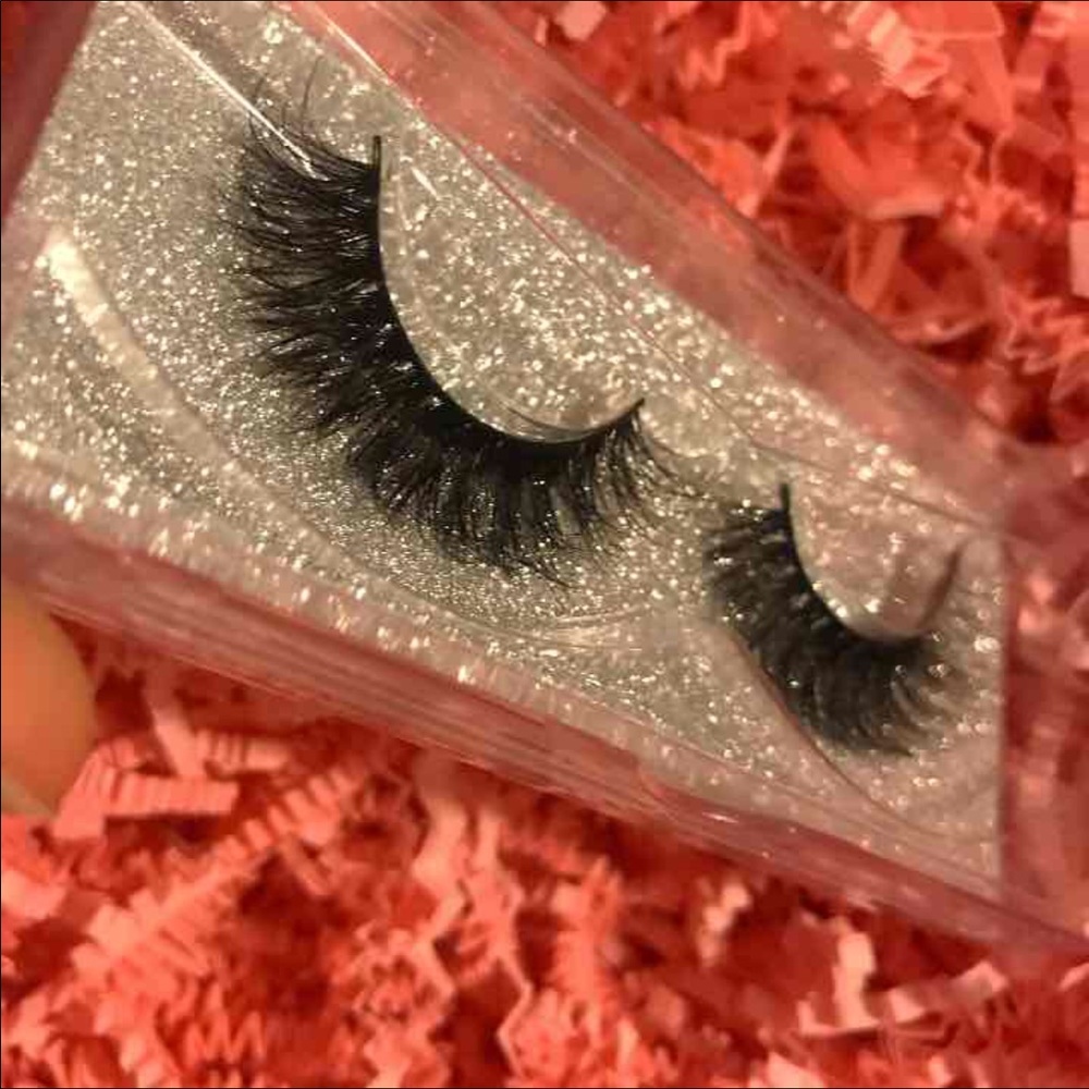 #06 KC | Human Hair Luxury False Lashes - Picture 4 of 4