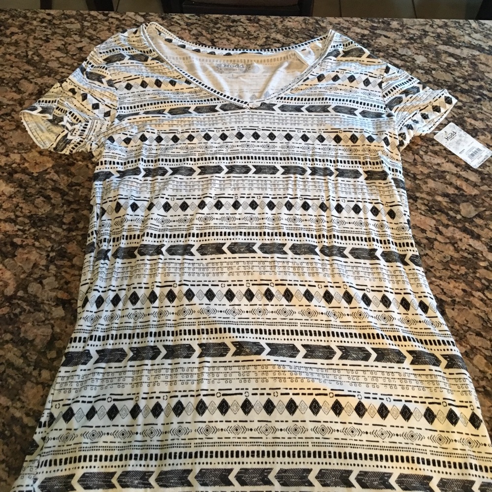 Large graphic t shirt from Kohls never worn♥️
