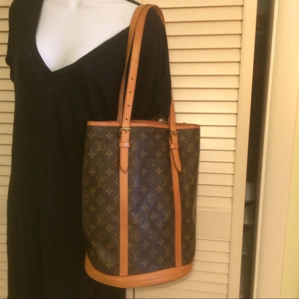 SOLD! Louis Vuitton GM Bucket Bag Mono Brown Tote