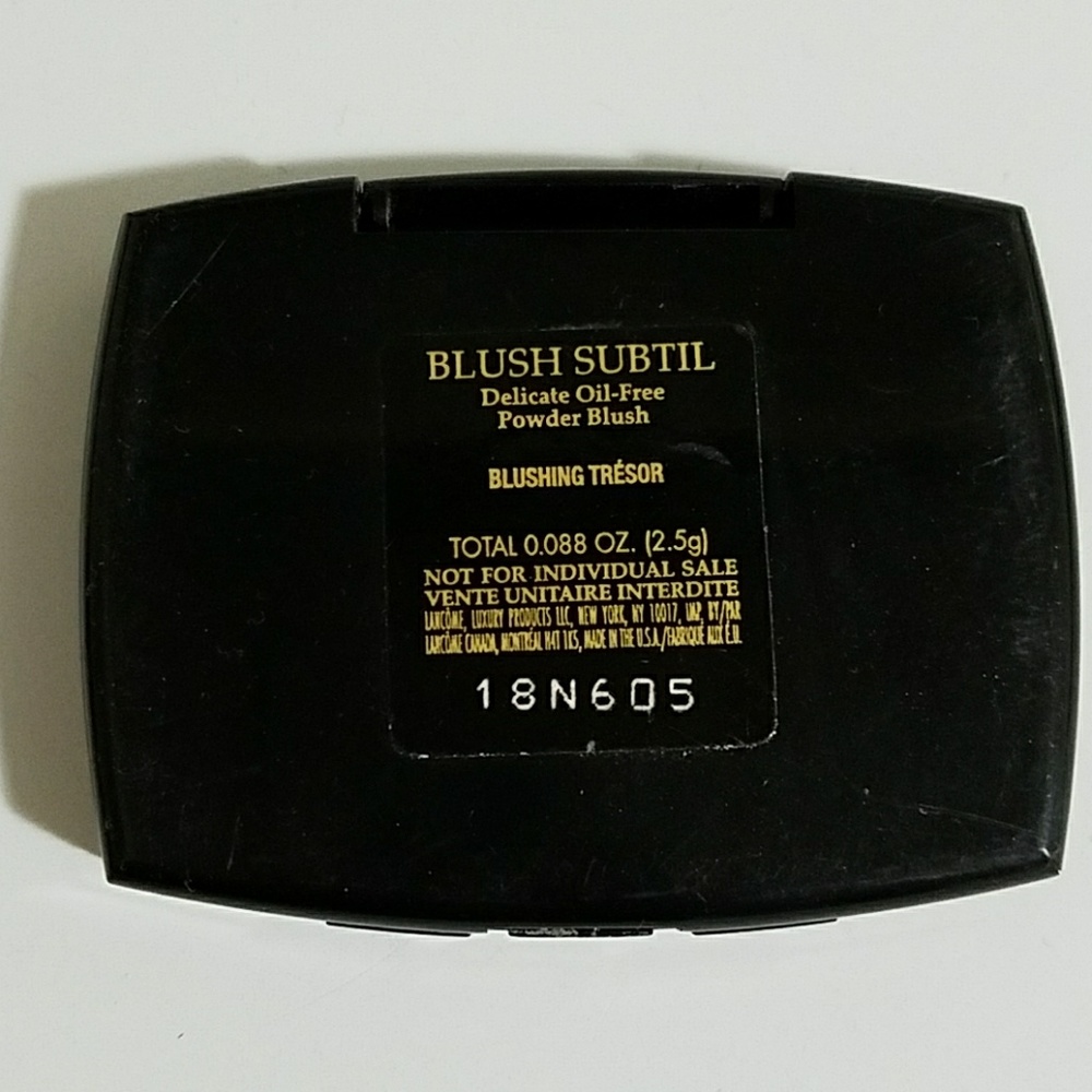 Blush - Picture 2 of 3