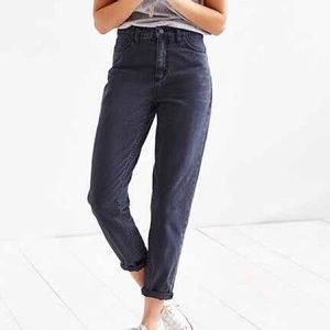 BDG MOM JEANS - Washed Black
