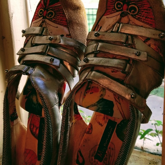 Rare Silver Butterfly Shoe Sandals - Picture 7 of 8