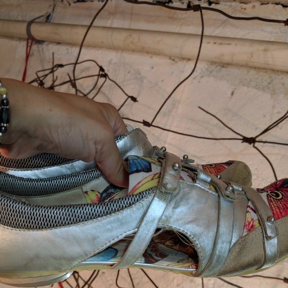 Rare Silver Butterfly Shoe Sandals - Picture 8 of 8