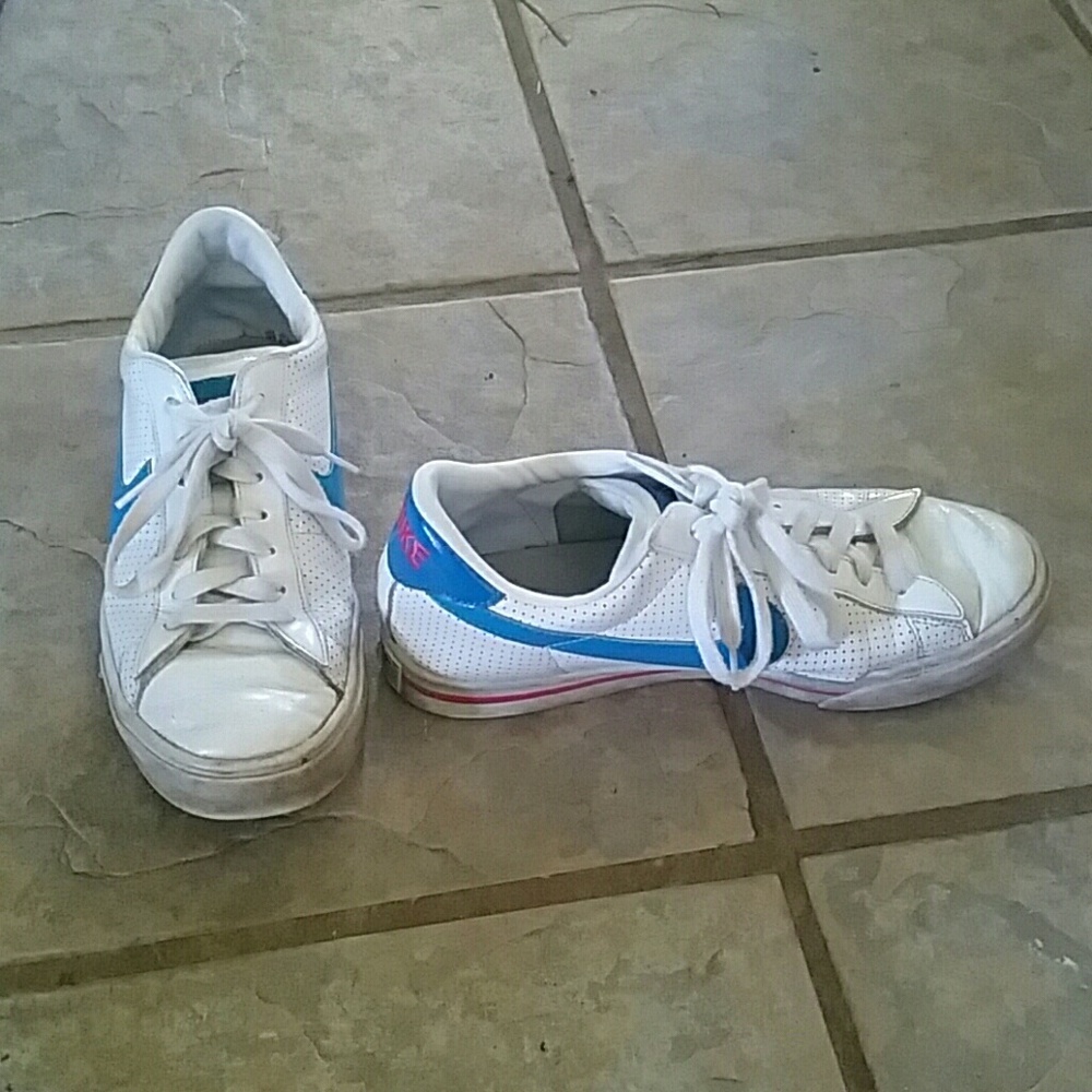 Vintage Nike shoes