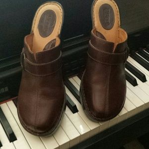 Brown hand-crafted clogs by BORN Shoes Size 10