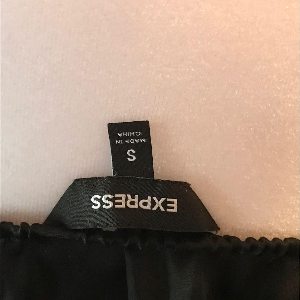 Sold***Beautiful little black express top size S - Picture 6 of 8