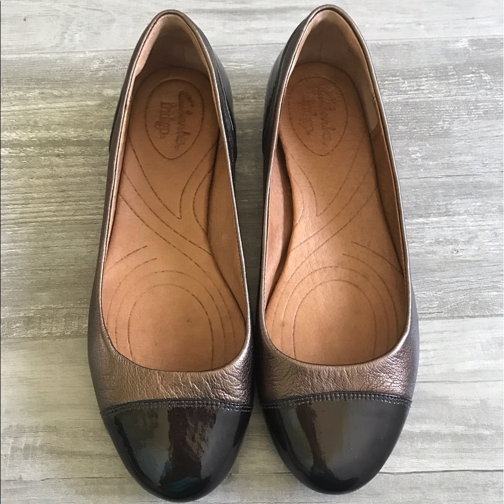 Clarks Indigo brown bronze flats sz 7