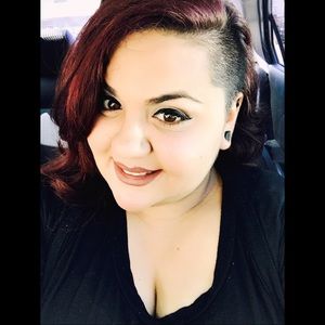 Meet your Posher, Adrianna