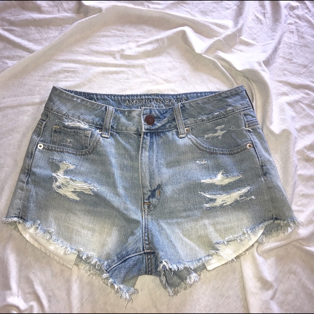 American eagle festival shortie hi rise light wash
