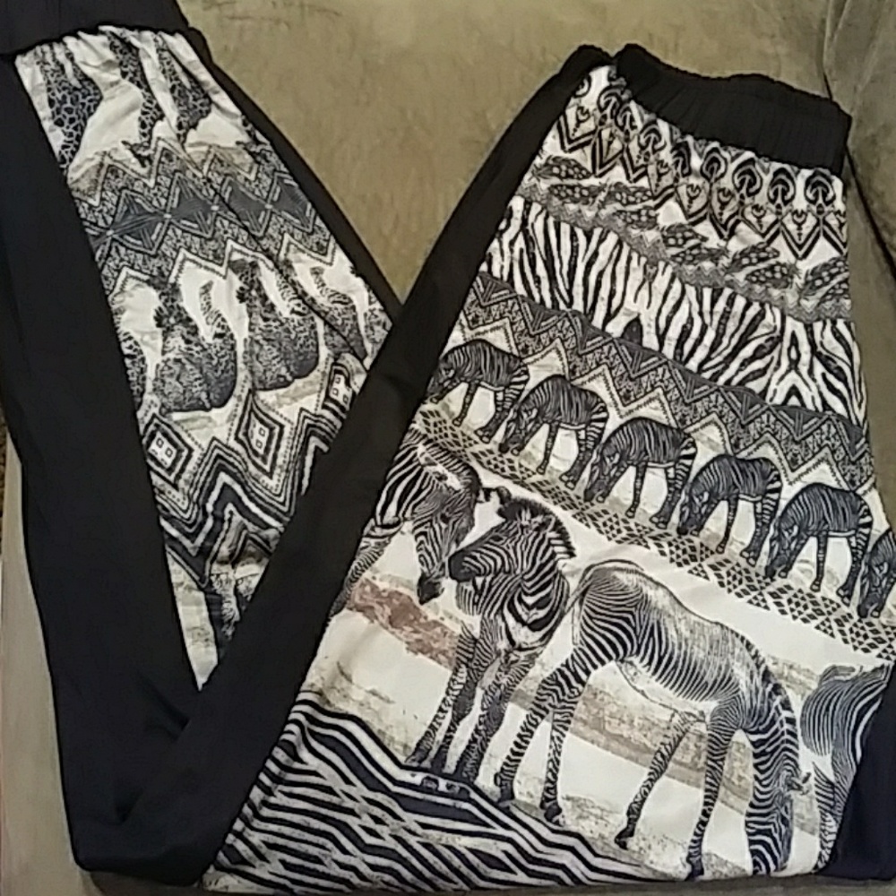GIRL'S SIZE M "HL" JUNGLE THEMED PANTS