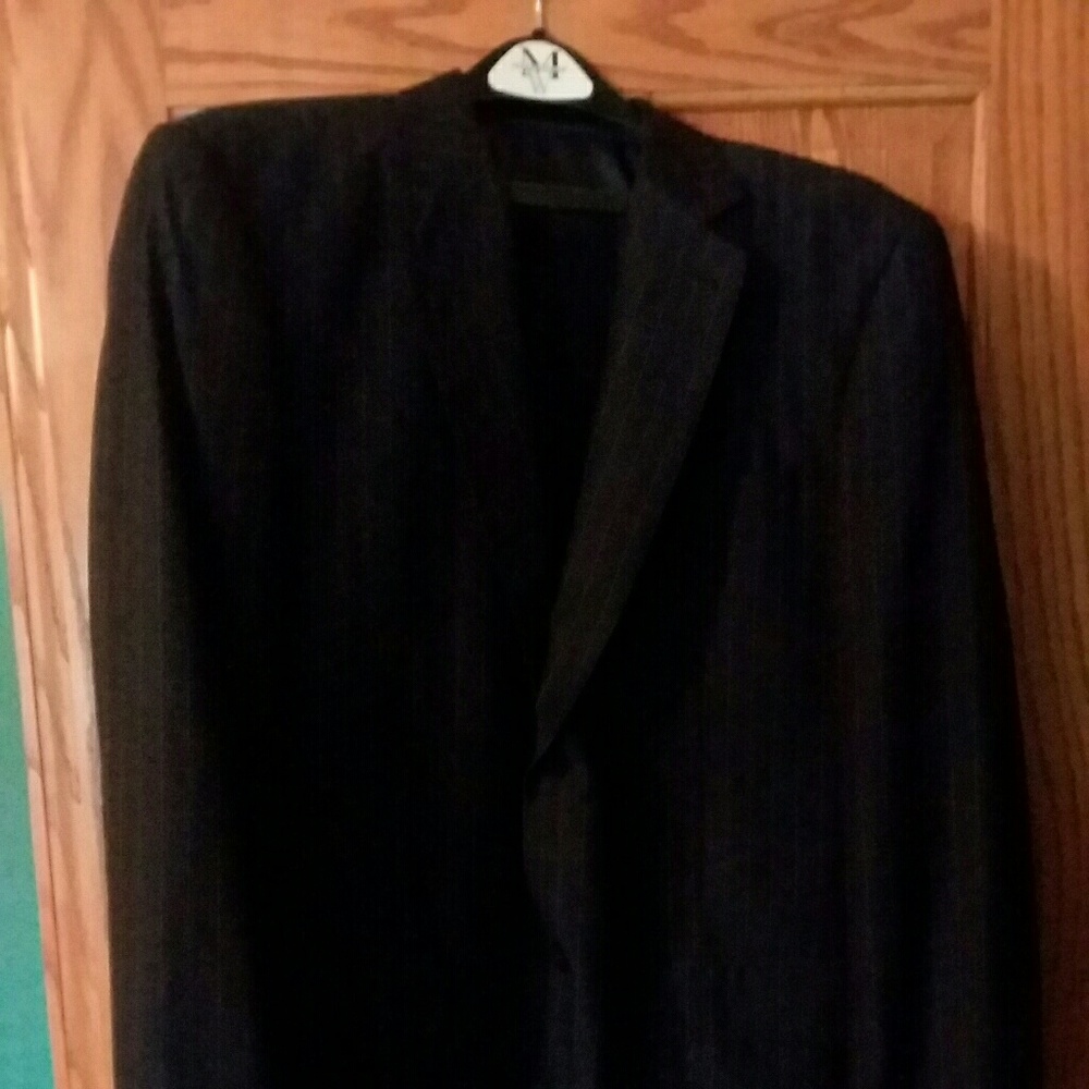 Sleeve length 27 in soulders20 in chest 23n