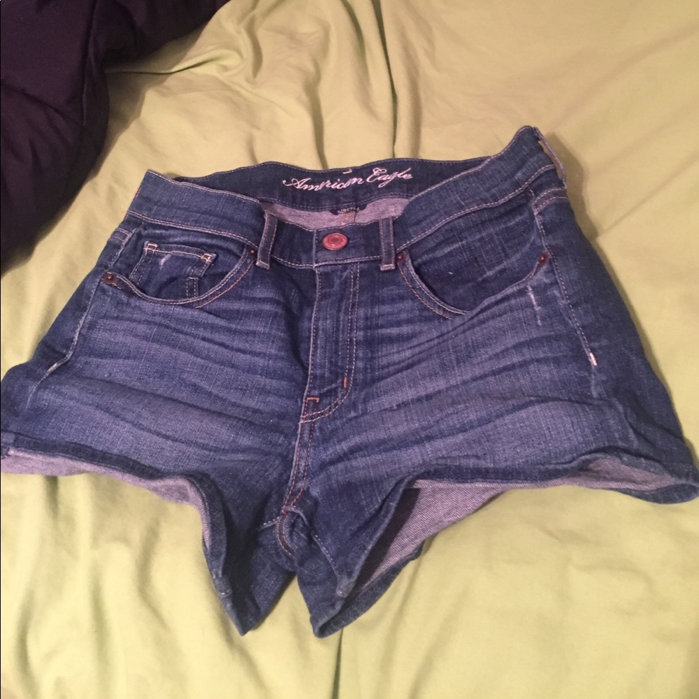 **SOLD** Americans Eagle Shorts Sz 6