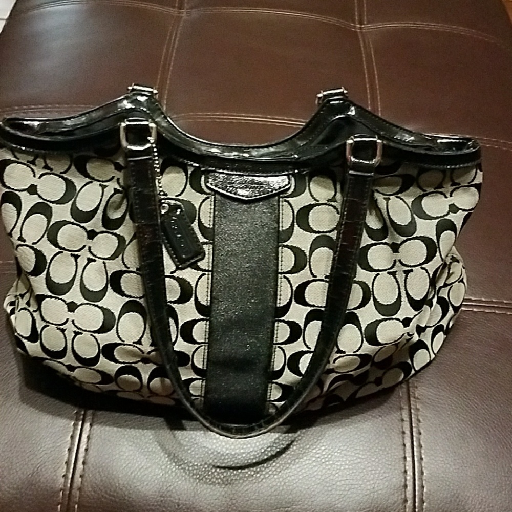 Autentic! Coach signature Devin shoulder bag