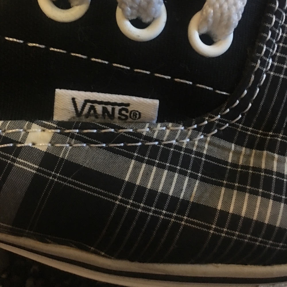 Vans - Picture 4 of 5