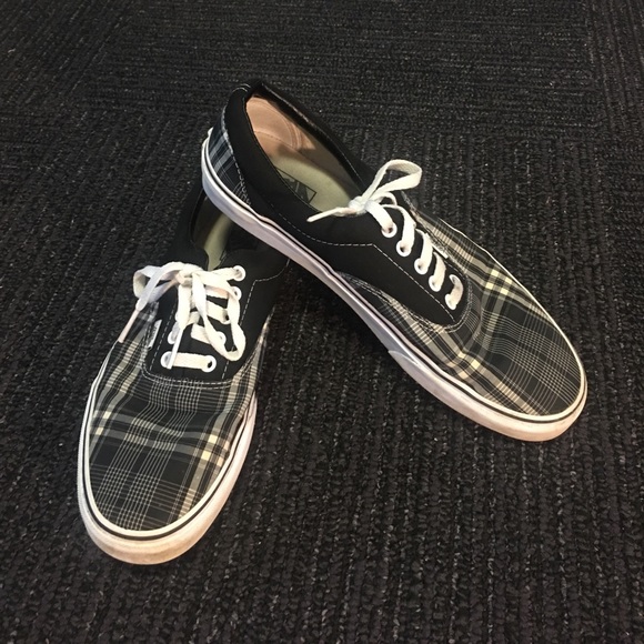Vans - Picture 1 of 5