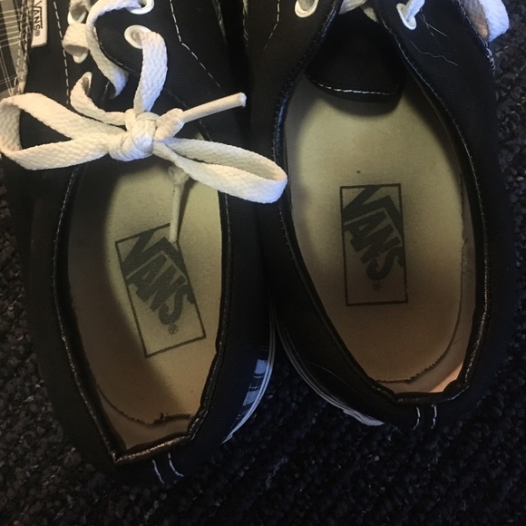 Vans - Picture 2 of 5