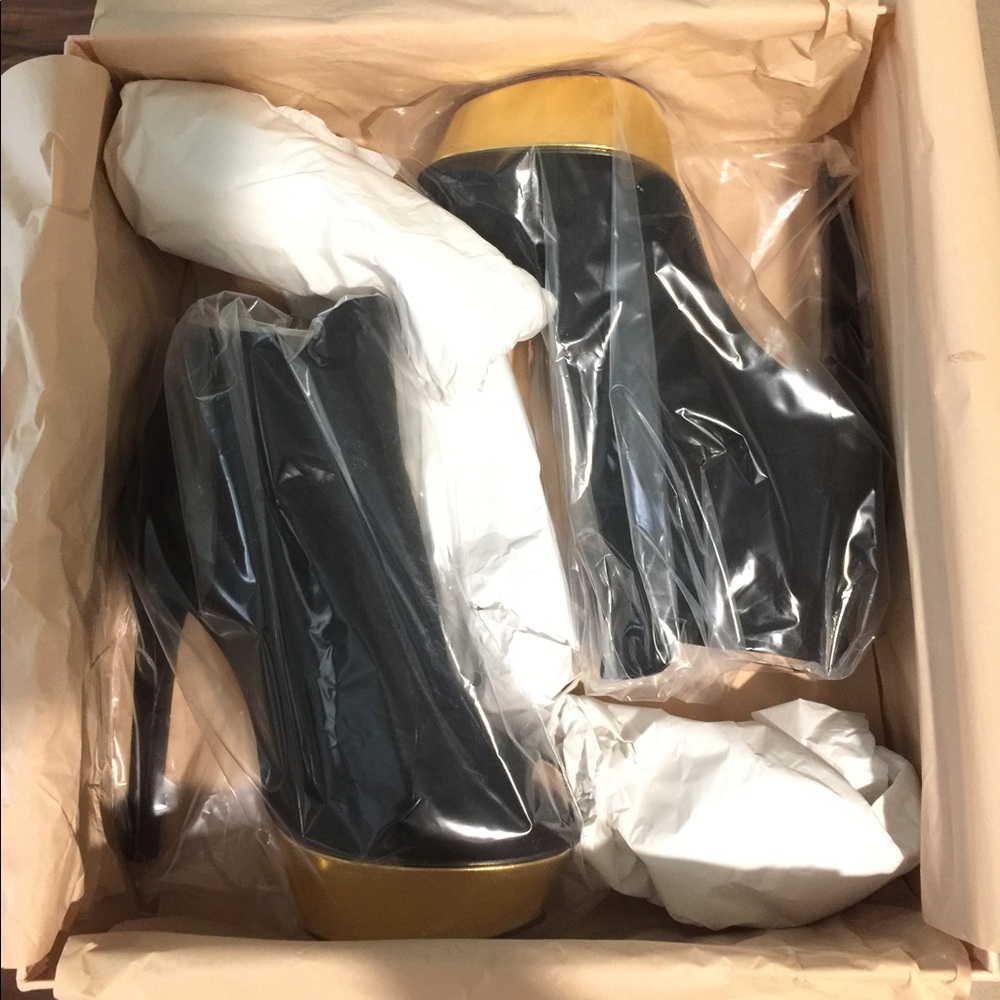 SOLD - Picture 2 of 4