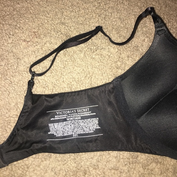 Victoria's Secret bombshell plunge bra - Picture 3 of 4