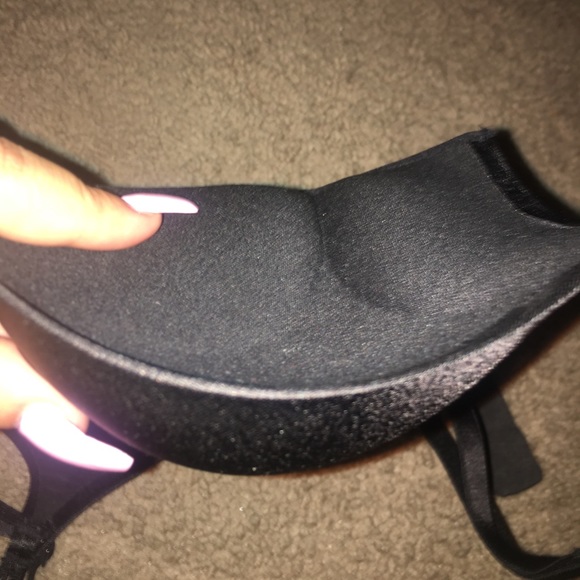 Victoria's Secret bombshell plunge bra - Picture 4 of 4