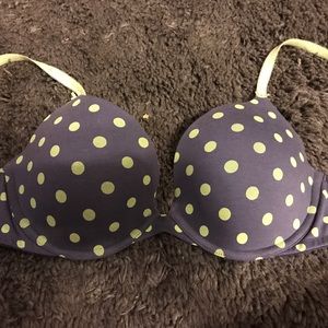 Victoria Secret Push-Up Bra (36 C)