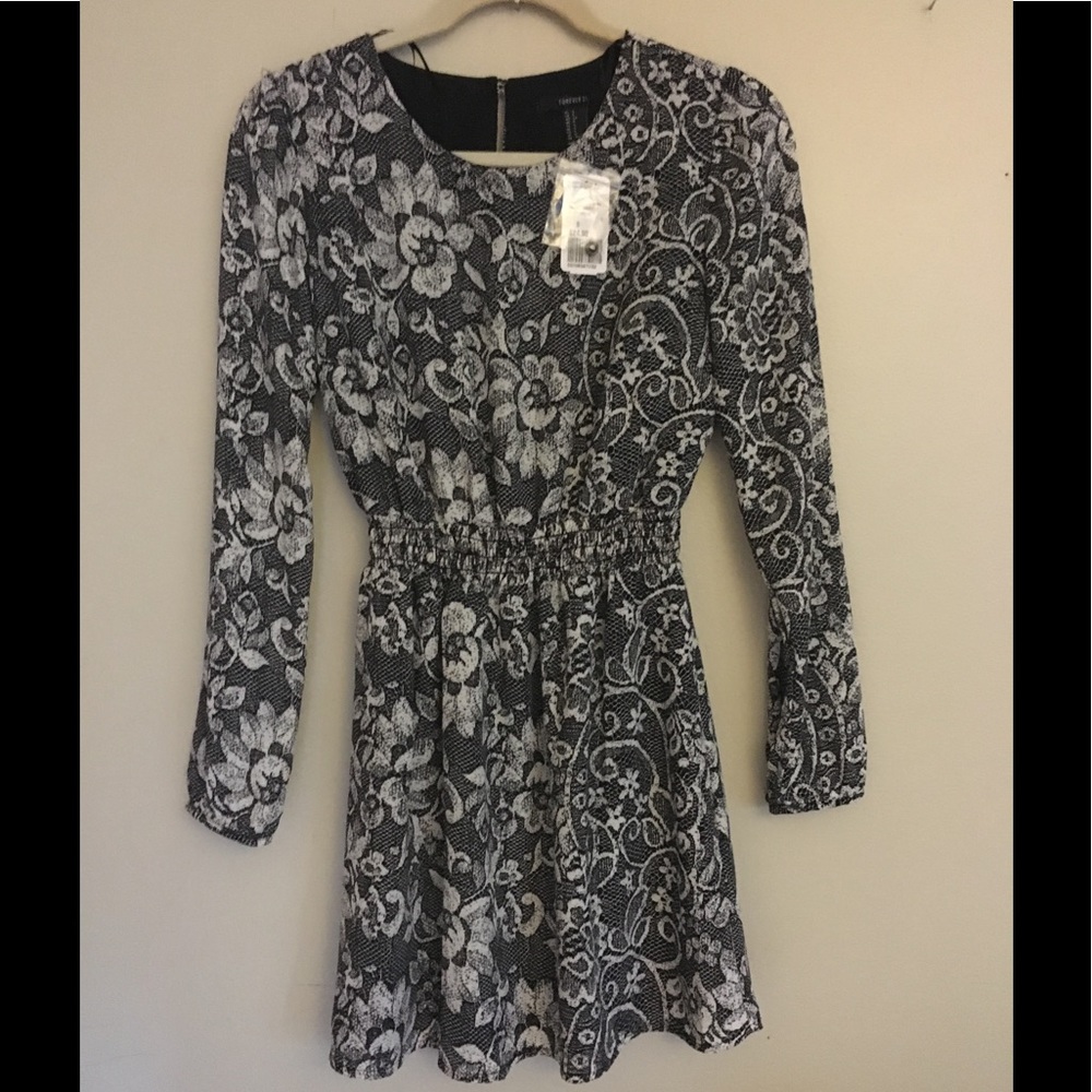 Forever 21 black & white floral long sleeve dress