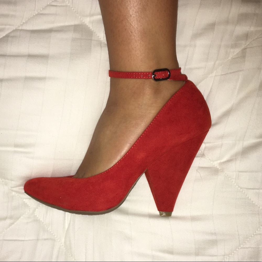 PRICE REDUCED NWOT - Bamboo Orange Heels