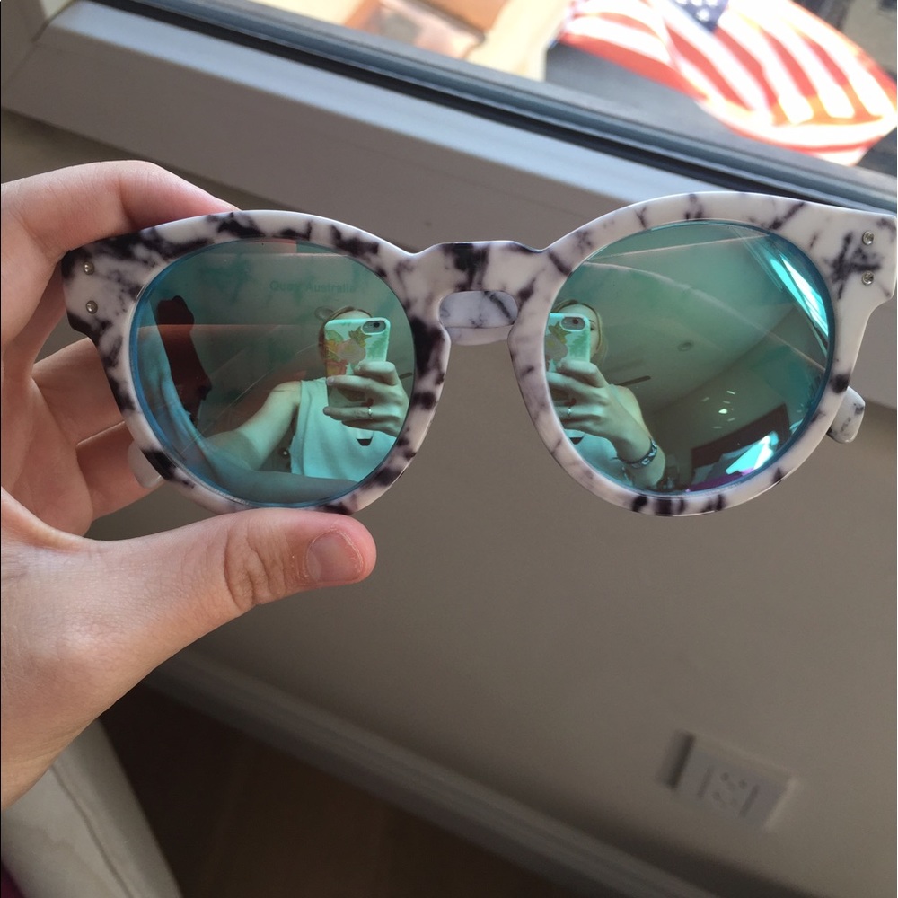Quay Marble Sunnies
