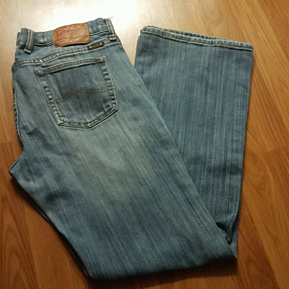 PRICE ✂ Lucky Brand boot cut jeans