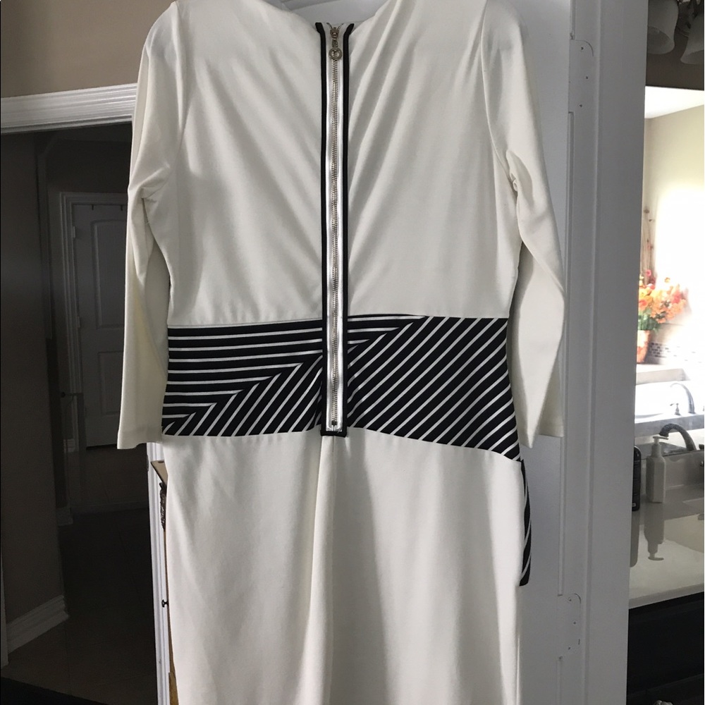 Dress - Picture 2 of 2