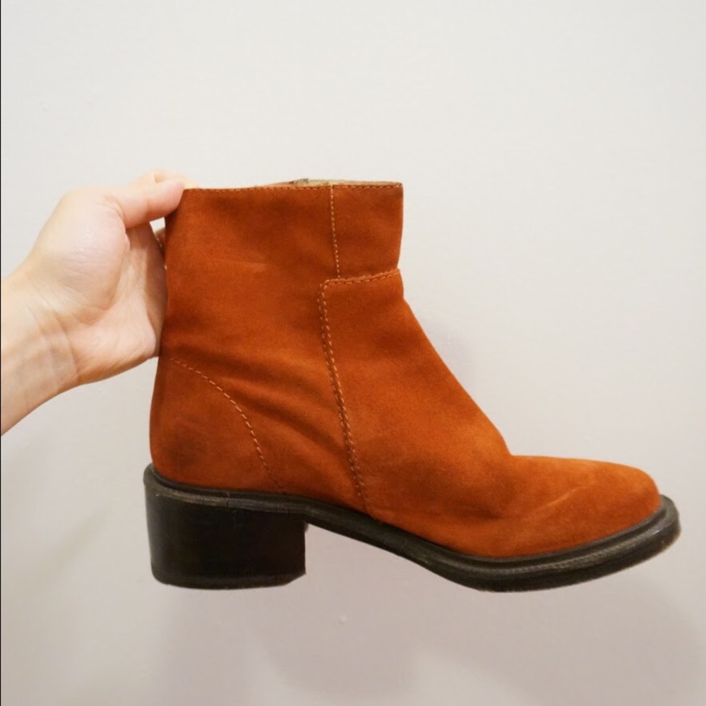 Elizabeth and James suede booties size 6