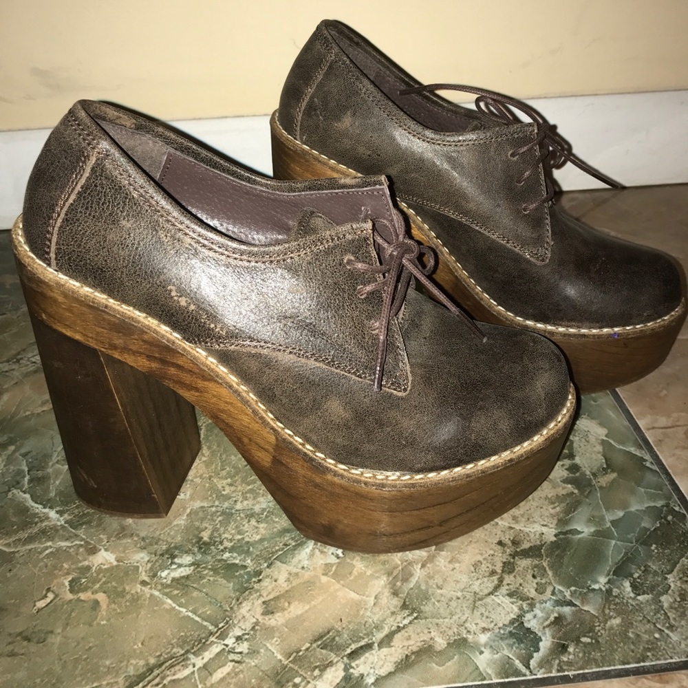 Steve Madden "Freebird" Piper platforms