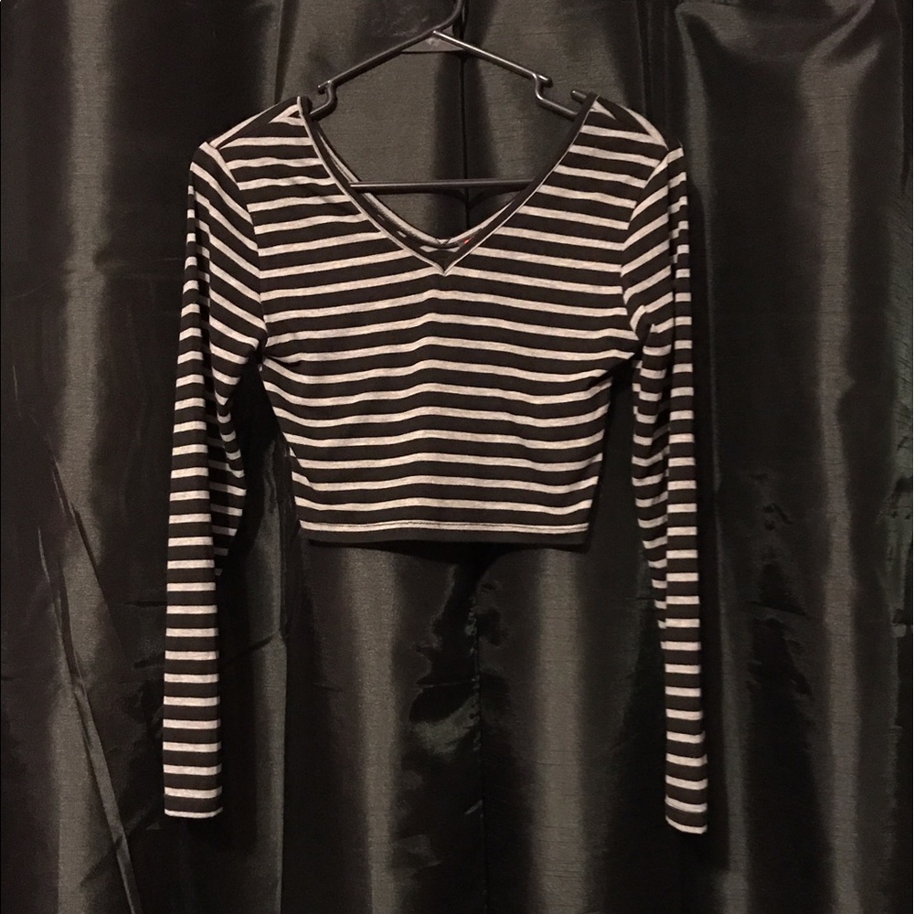 Black/grey striped long sleeve crop top size Small