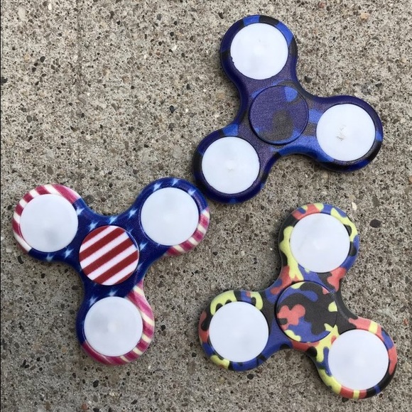 FIDGET SPINNERS LED CAMOUFLAGE THREE PIECES - Picture 3 of 6